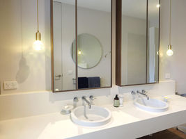 Wisteria Bath room - Luxury Accommodation in Ballarat